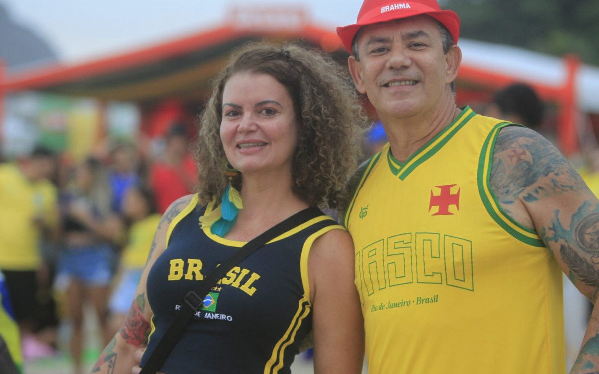 Júlio César ao lado da esposa, confia na vitória - Reginaldo Pimenta/Agência O DIA