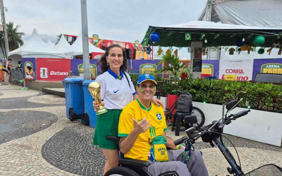 Copacabana vive clima de Copa e deve receber 10 mil para jogo de estreia