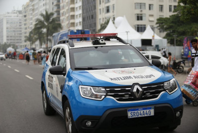 Câmeras em viaturas auxiliam na recuperação de 100 veículos roubados no RJ