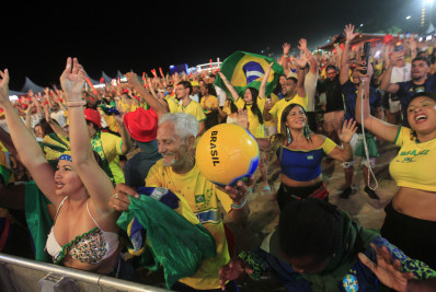 Vídeo! Torcedores comemoram gol da Seleção em evento na Casa CazéTV