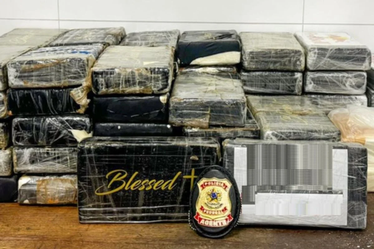 Funcionário de aeroporto é preso com 70 kg de cocaína