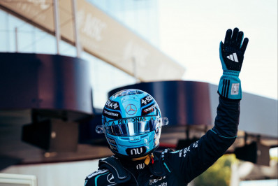 Russell supera Hamilton e é pole do GP de Barcelona; Bortoleto cai no Q2
