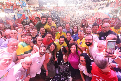 Pré-campanha de Eduardo Paes em São Gonçalo reúne 10 mil pessoas