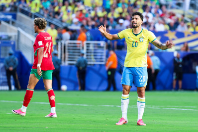 Complicou Brasil? Somente quatro vezes campeão da Copa tropeçou em estreia