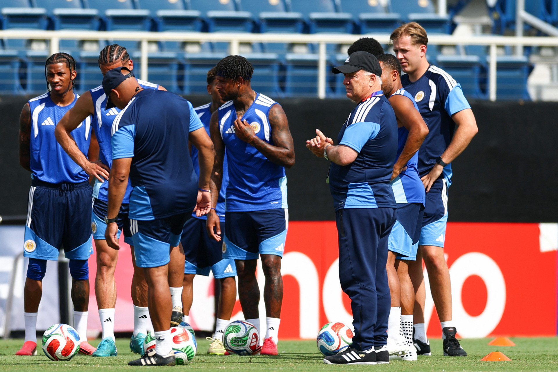 Treino da sele&ccedil;&atilde;o de Cura&ccedil;ao - Megan Briggs / Getty Images North America / Getty Images via AFP