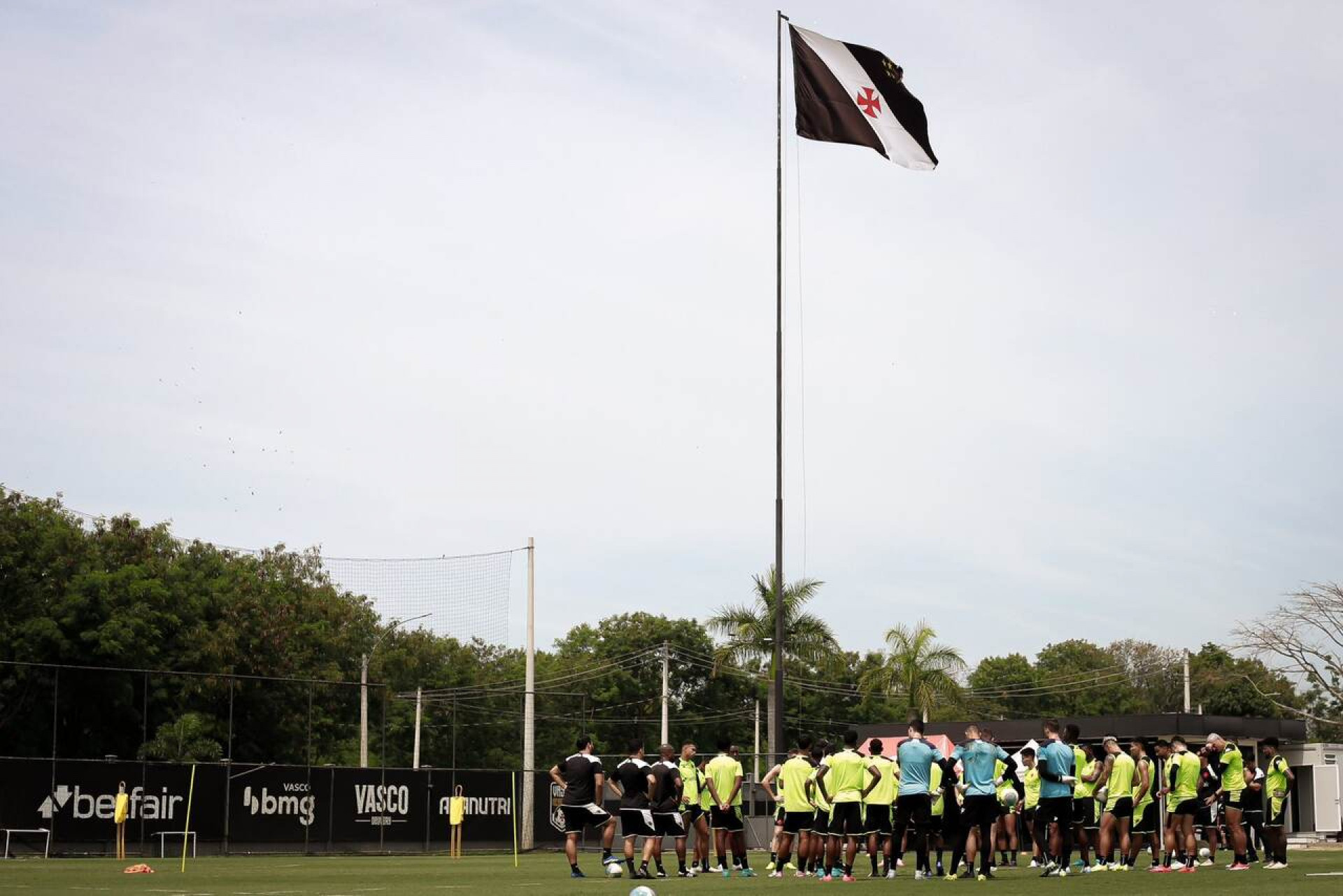 Vasco ganha novo problema na Justi&ccedil;a e v&ecirc; Panini cobrar d&iacute;vida