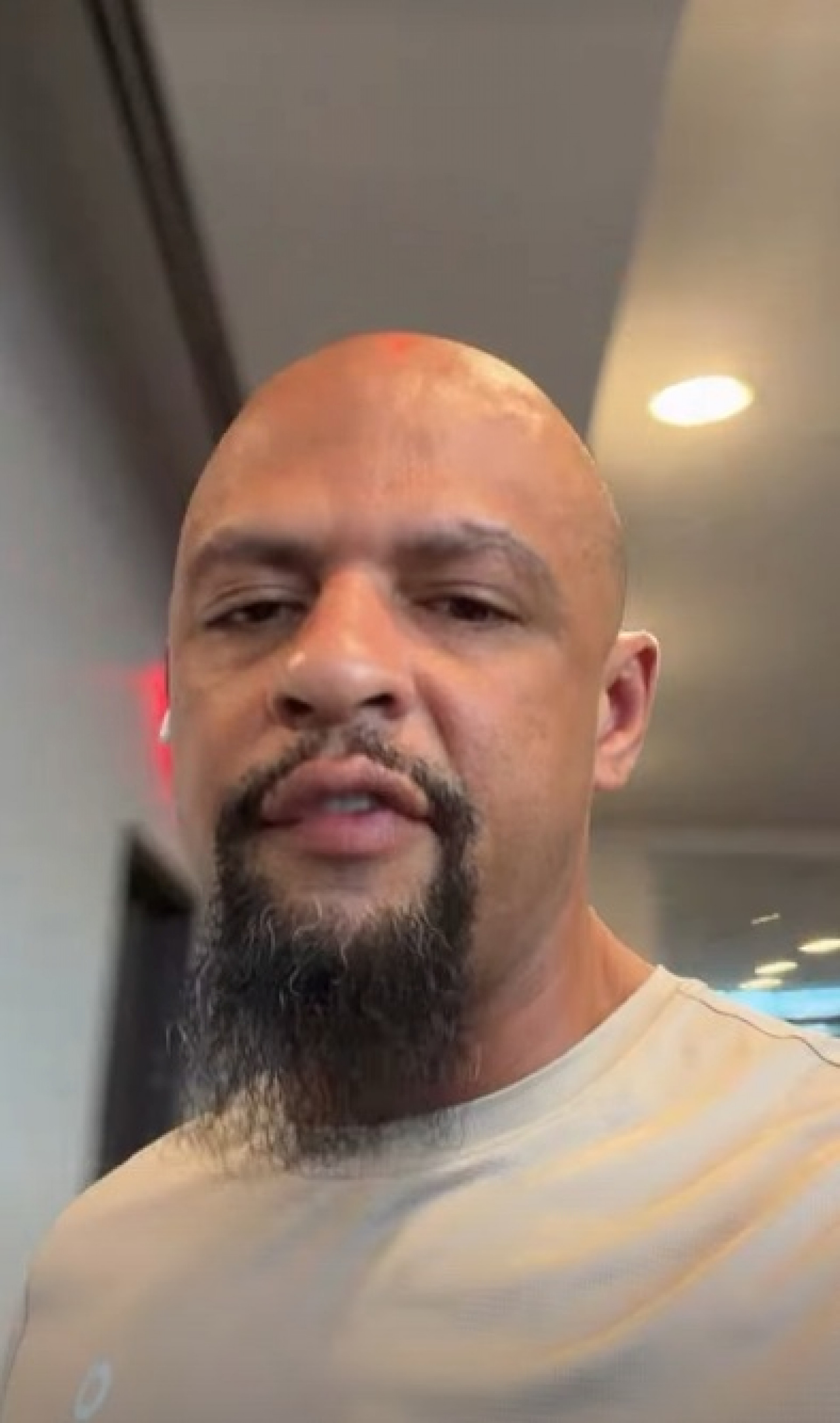 Felipe Melo comentou sobre a negociação de Nino através das redes sociais - Reprodução / Instagram