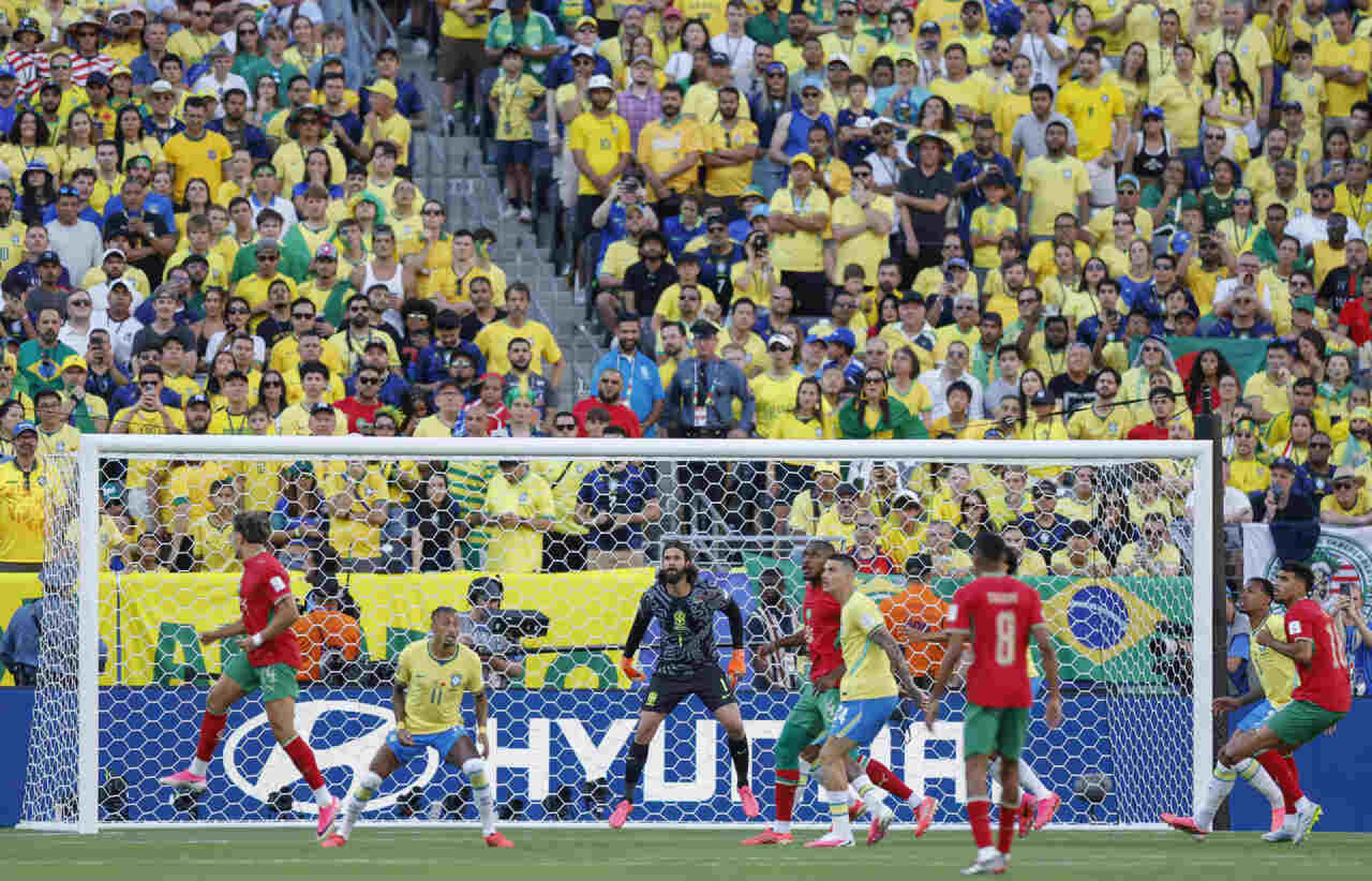 Danilo admite atua&ccedil;&atilde;o abaixo do Brasil e faz alerta ap&oacute;s empate na estreia: “O pre&ccedil;o &eacute; caro”