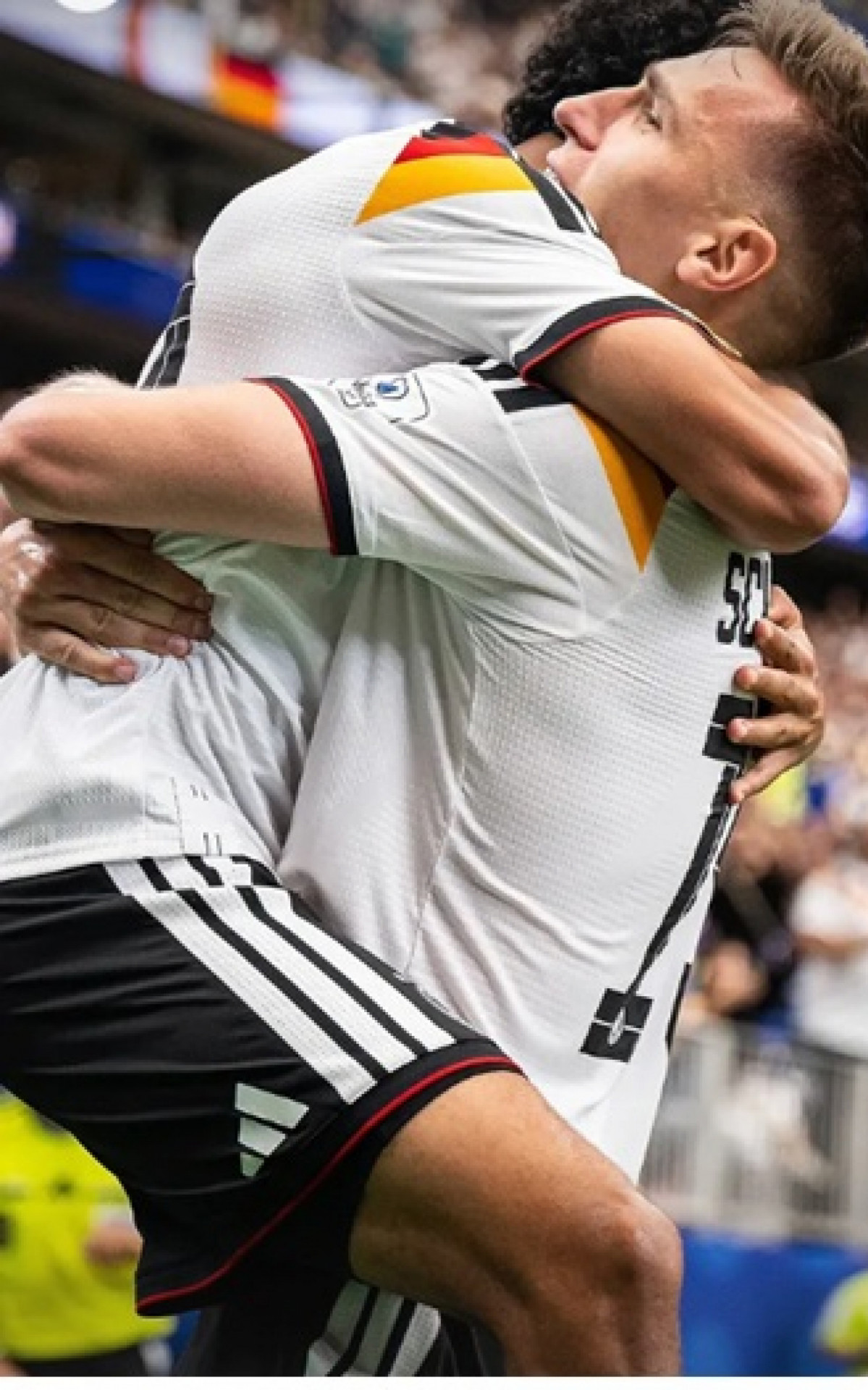 Zagueiro Schlotterbeck comemora o gol de cabeça que recolocou a Alemanha na frente contra Curaçao - Divulgação / Instagram da seleção da Alemanha
