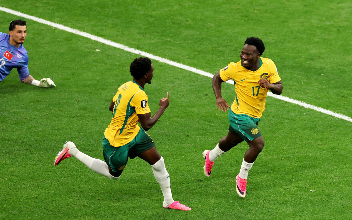 Irankunda comemora gol marcado pela Austrália sobre a Turquia