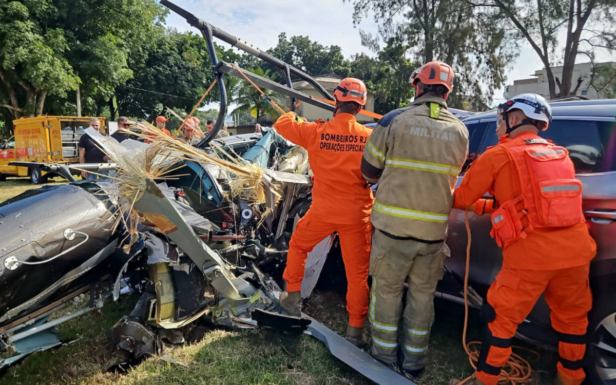 Fotos revelam partes das aeronaves espalhadas pelo local e a dimensão dos danos causados - Ângela Góes /CBMERJ