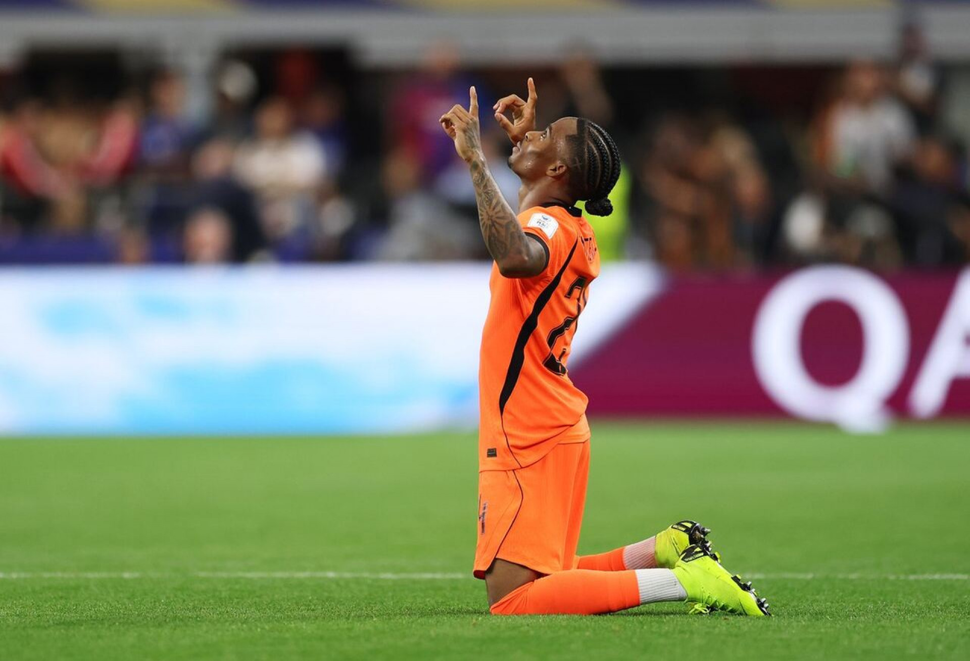 Summerville revela inspira&ccedil;&atilde;o em Neymar e analisa empate da Holanda na Copa