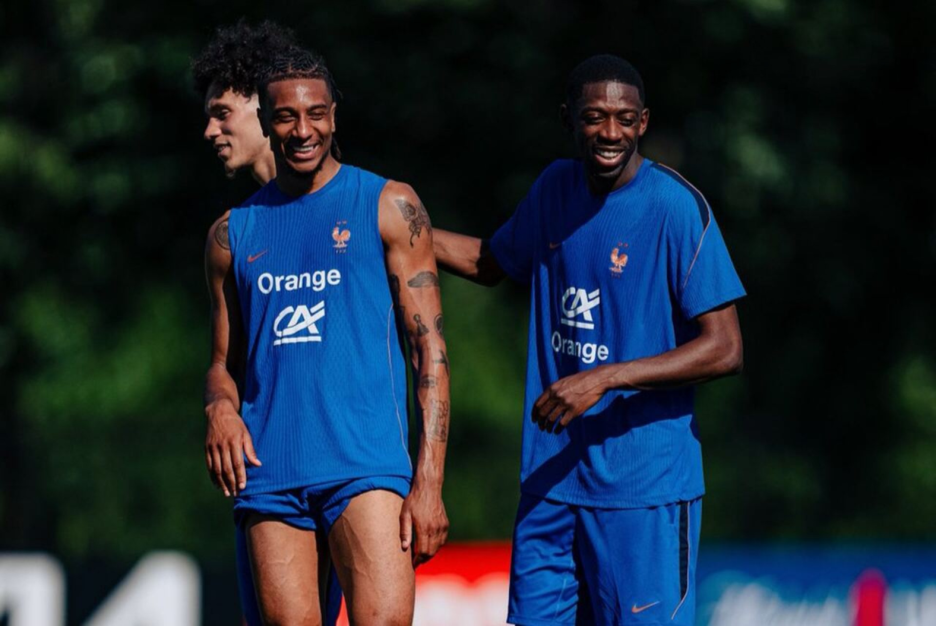 Fran&ccedil;a treina completa antes da estreia na Copa