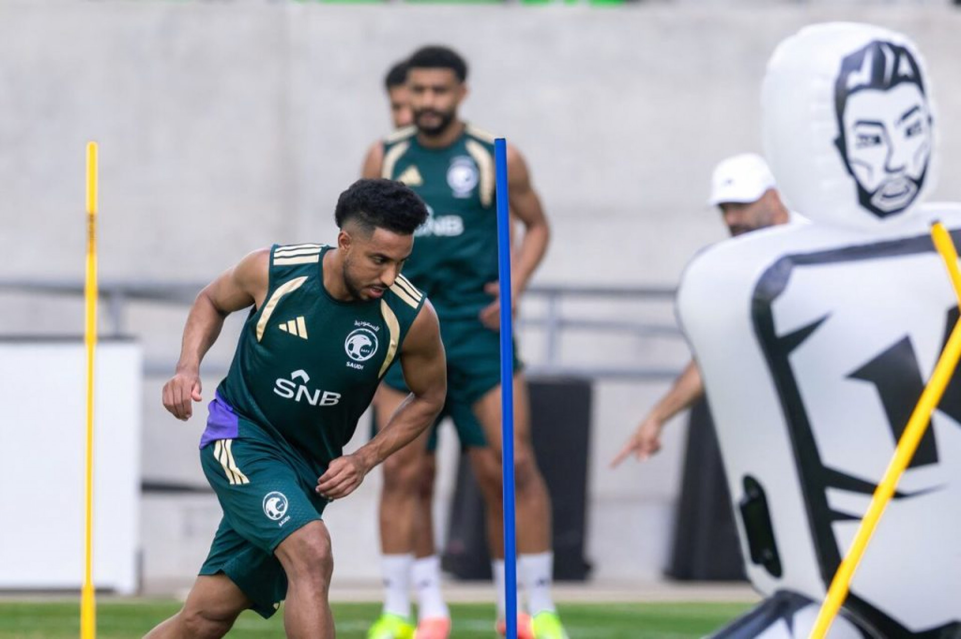 Ar&aacute;bia Saudita x Uruguai: onde assistir, escala&ccedil;&otilde;es e arbitragem