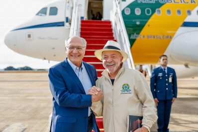 Lula embarca rumo à França para a cúpula do G7 e Alckmin assume a Presidência