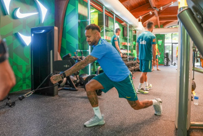 Com Neymar, seleção brasileira faz trabalho na academia um dia depois da estreia na Copa