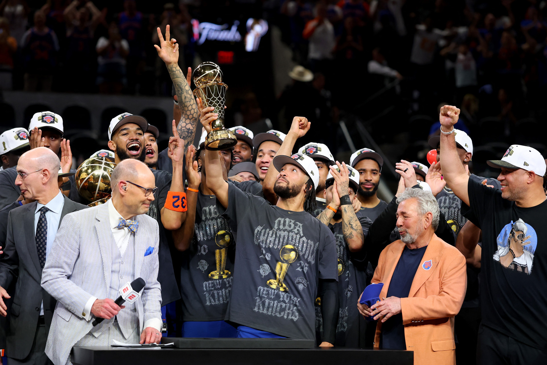 Knicks vencem Spurs e conquistam a NBA depois de 53 anos