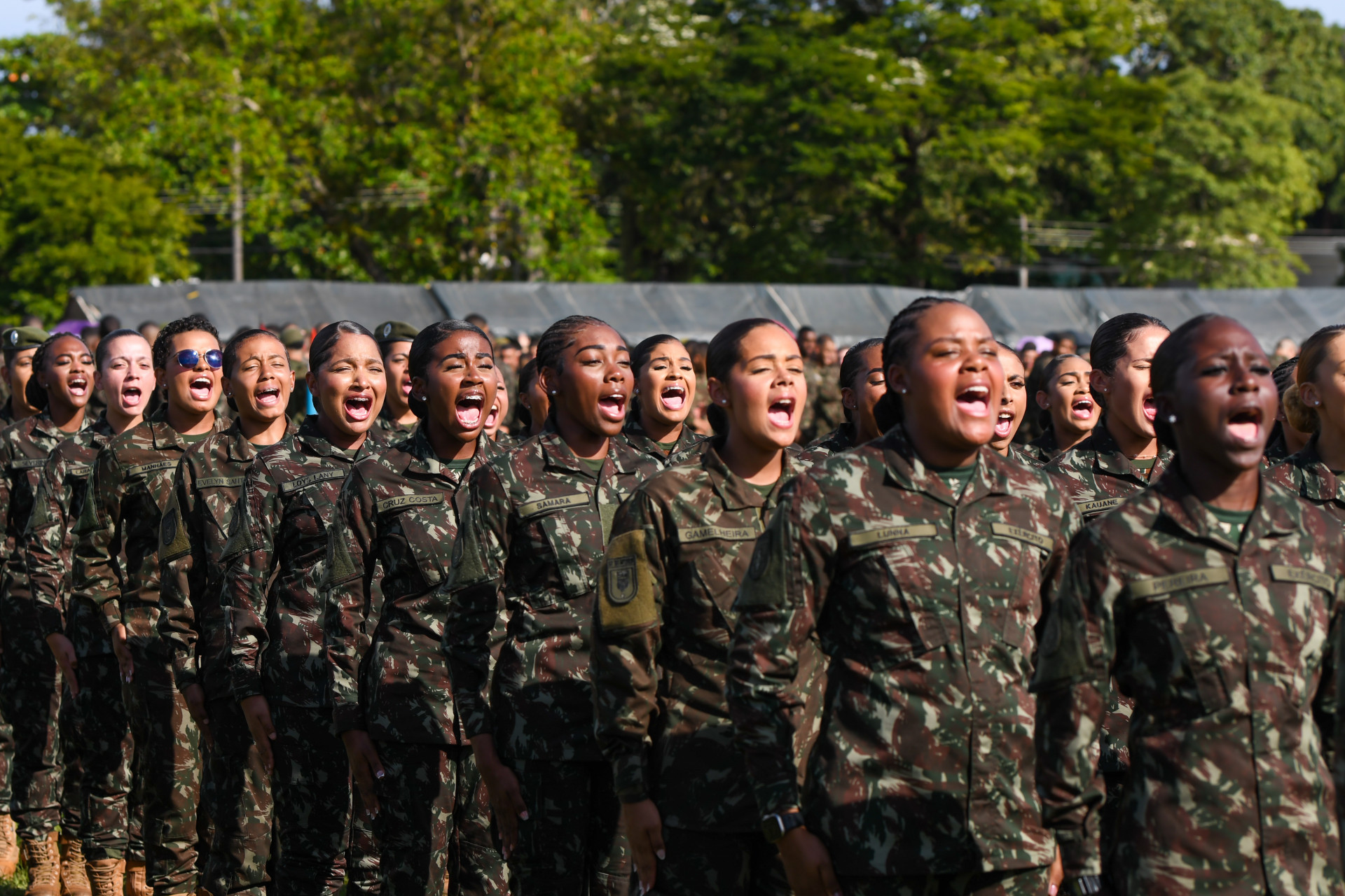 Cerimônia de entrega da boina verde-oliva às primeiras soldados da história do Exército Brasileiro, na Vila Militar - Divulgação/ Comando Militar do Leste