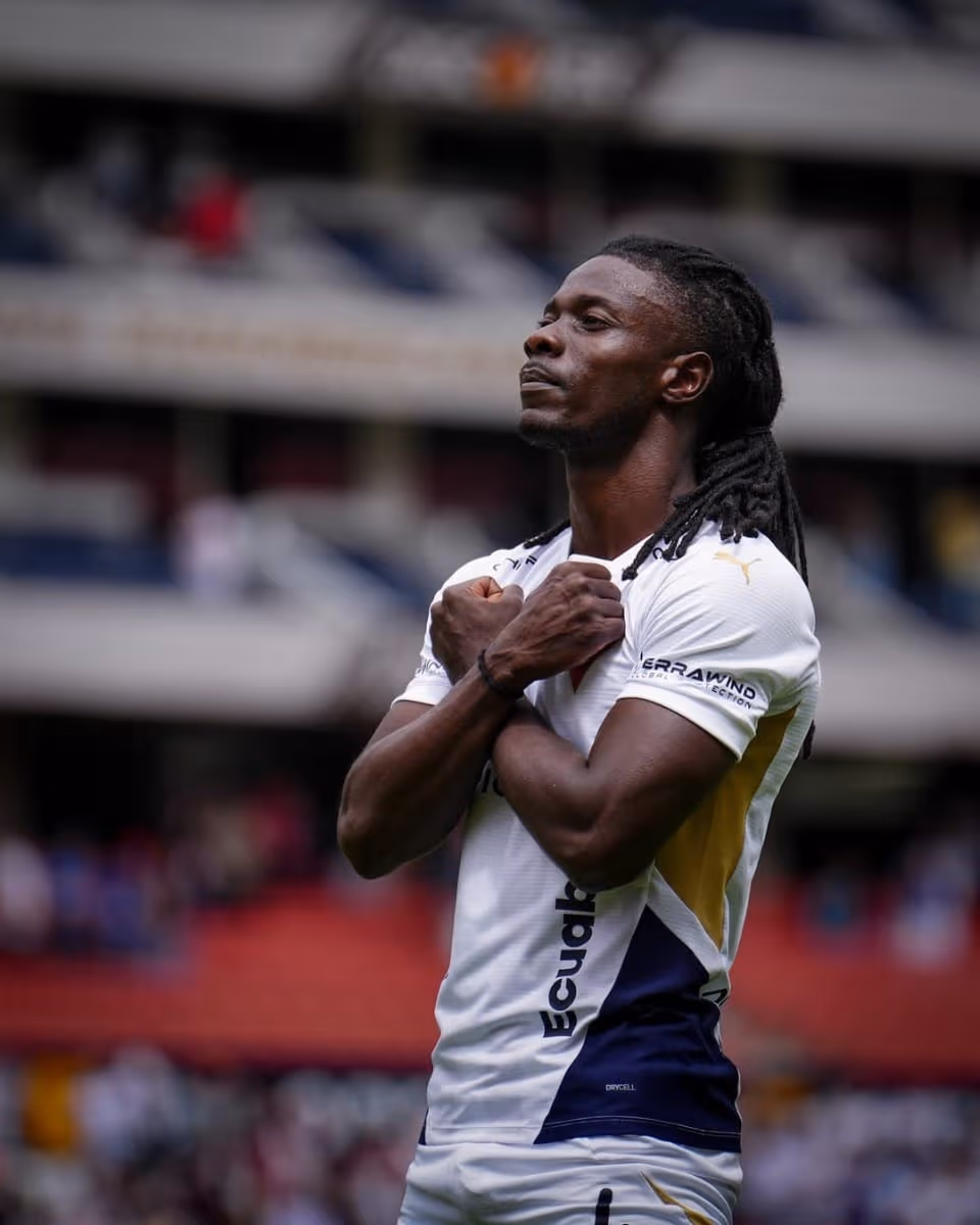 Adversário da Seleção pegou dicas com Deyverson e Tiago Nunes, da LDU