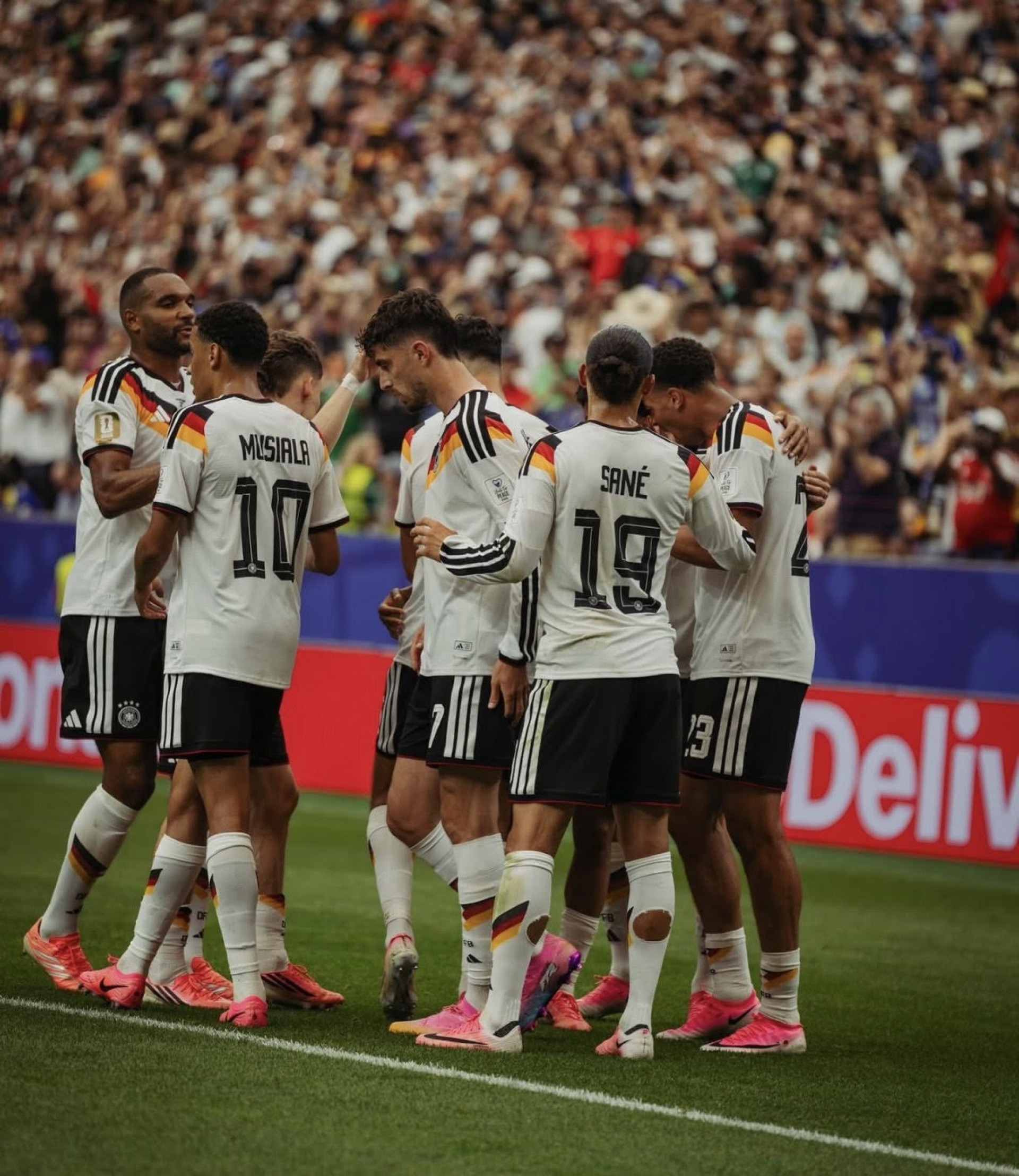 Alemanha estreia com goleada na Copa