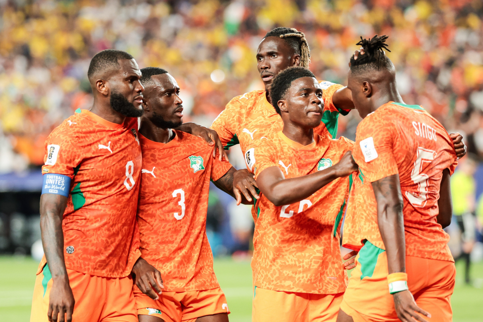 Jogadores da Costa do Marfim comemoram vit&oacute;ria sobre o Equador - Vanessa Carvalho / Parceiro / Ag&ecirc;ncia O Dia