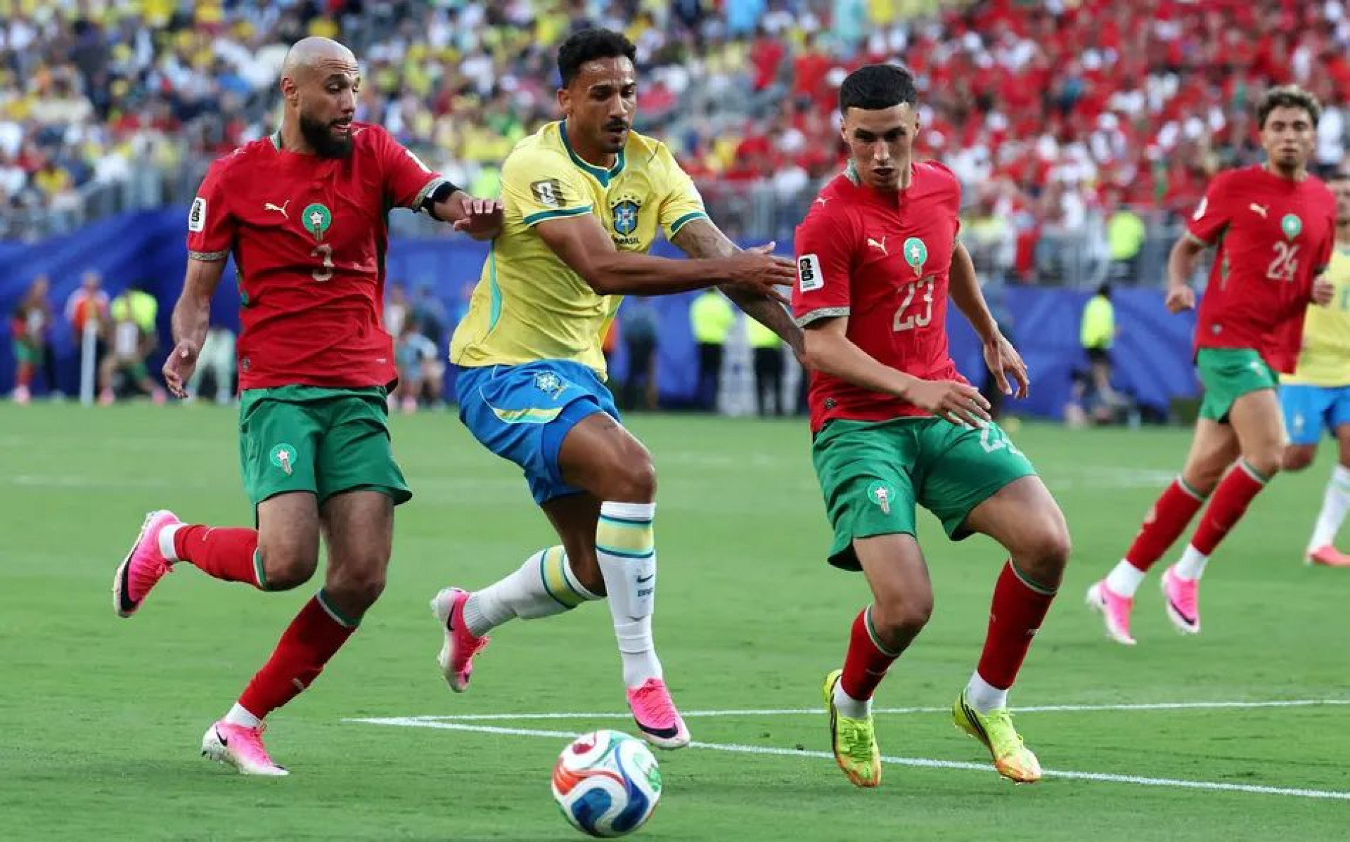 Danilo, do Flamengo, em Brasil x Marrocos - Timothy A. Clary / AFP