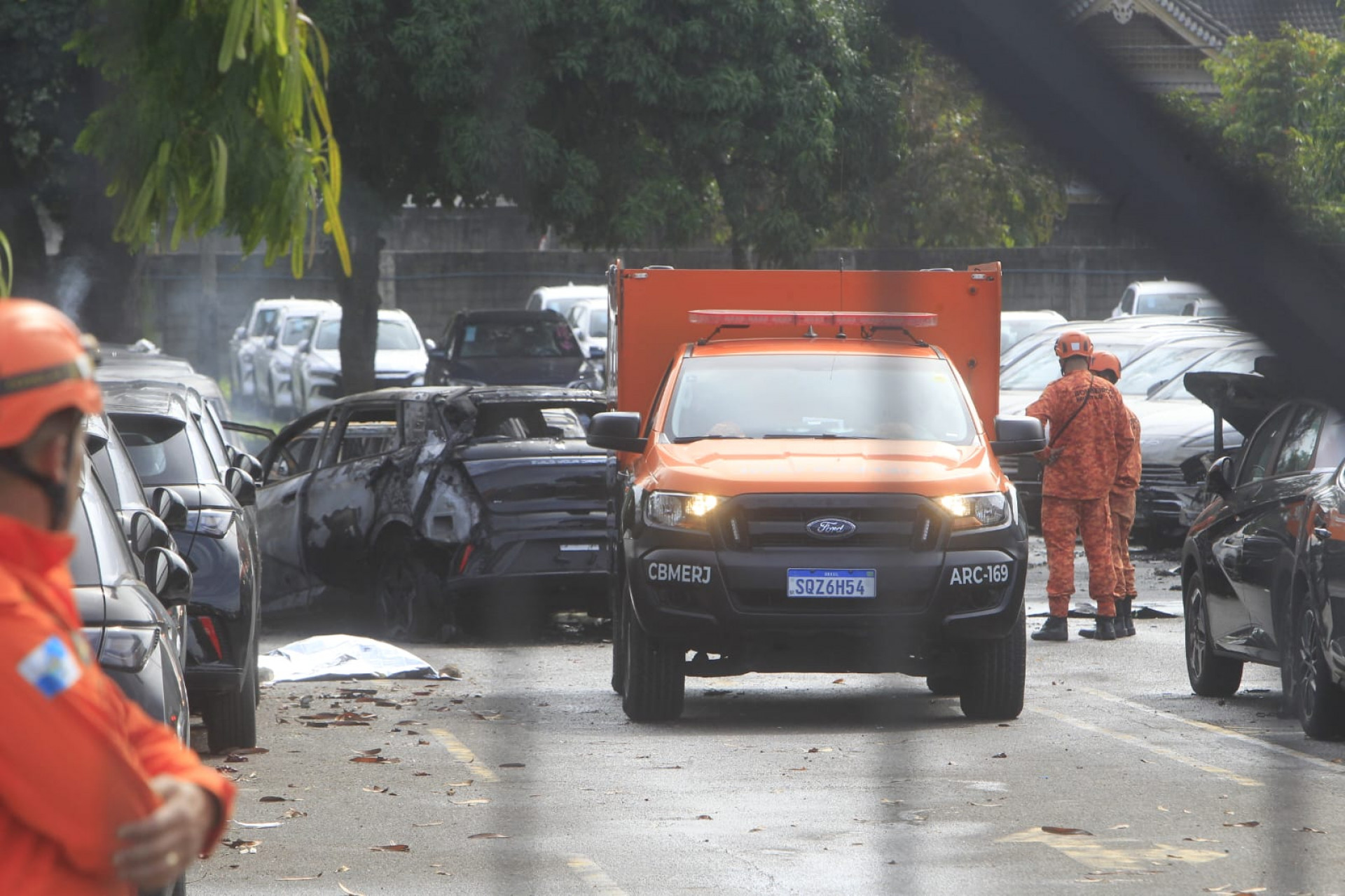 Queda de helicópteros deixou seis mortos, no Recreio dos Bandeirantes - Reginaldo Pimenta / Agência O Dia