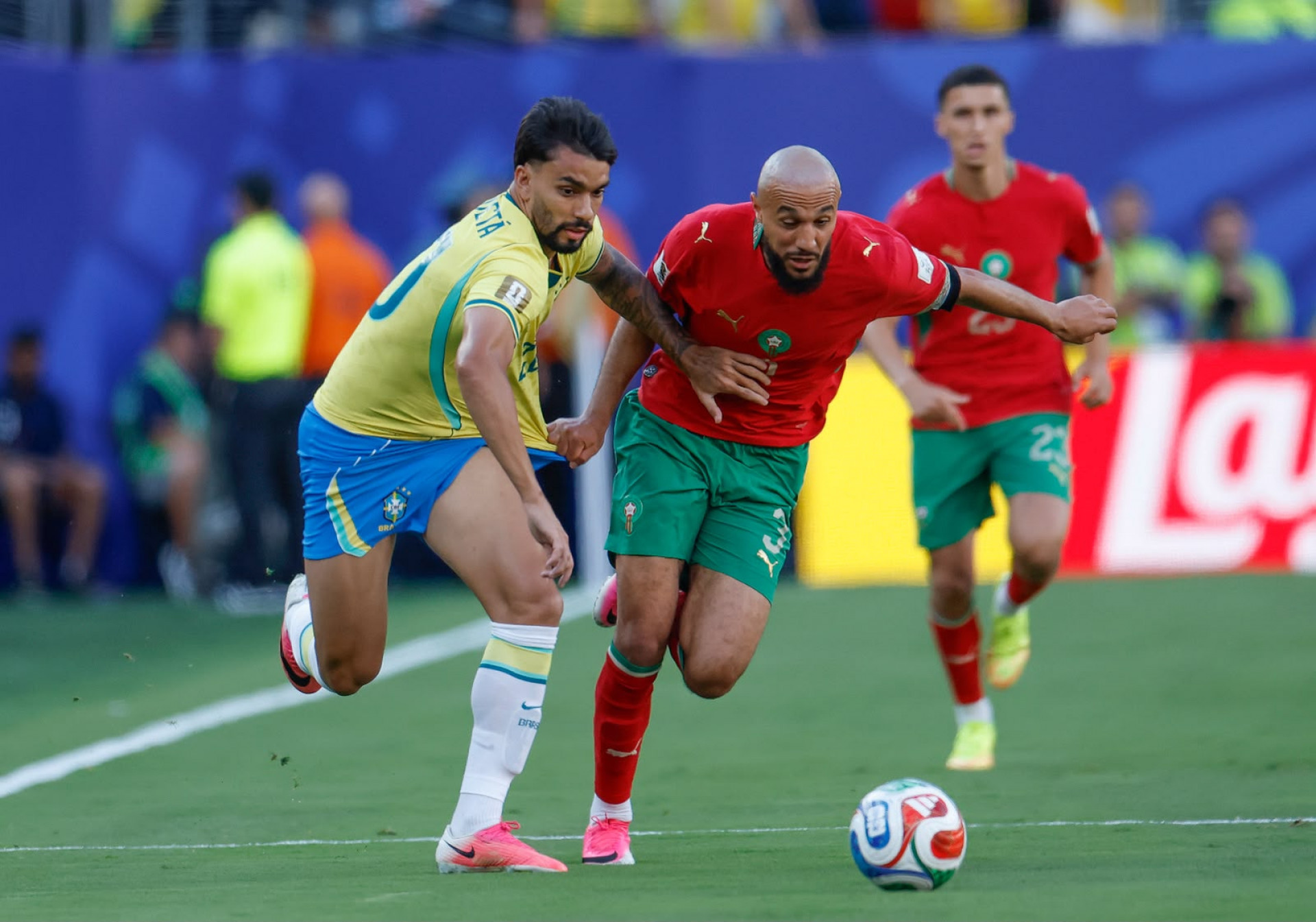 Lucas Paquet&aacute;, do Flamengo, foi titular na estreia brasileira contra o Marrocos - Nelson Terme / CBF