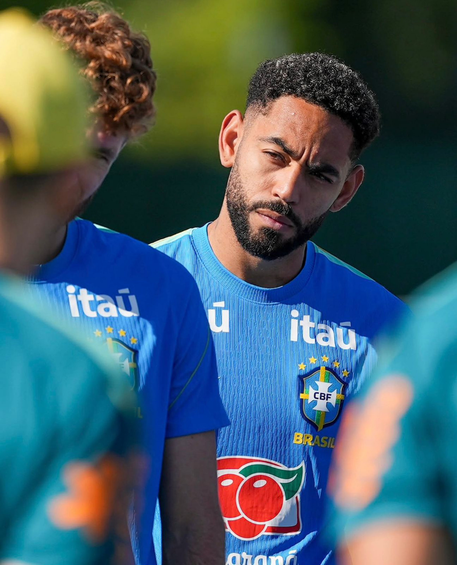 Matheus Cunha em treinamento da seleção brasileira