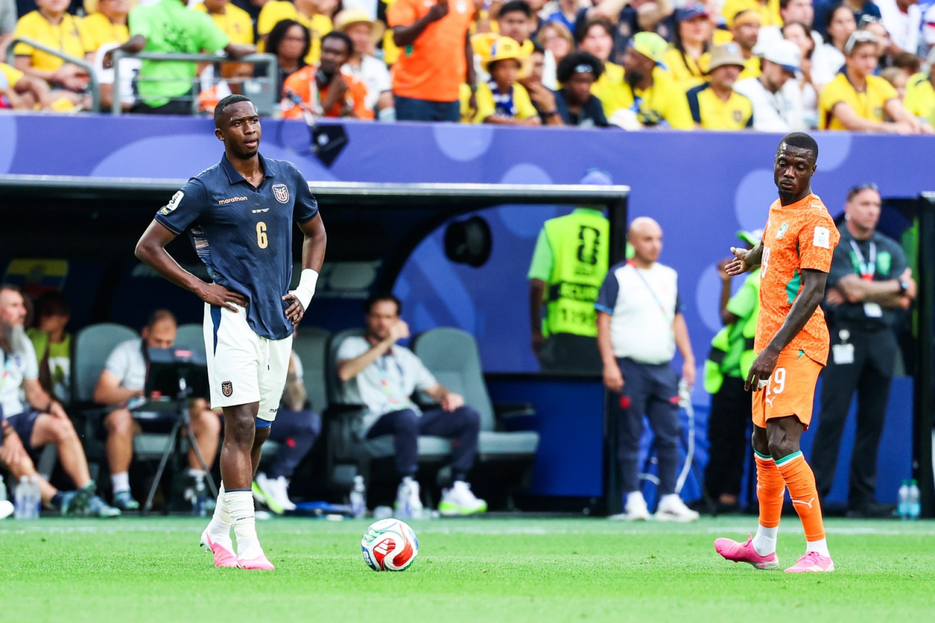 Costa do Marfim e Equador protagonizaram jogo animado no Lincoln Financial Field, na Filadélfia - William Volcov / Parceiro / Agência O Dia