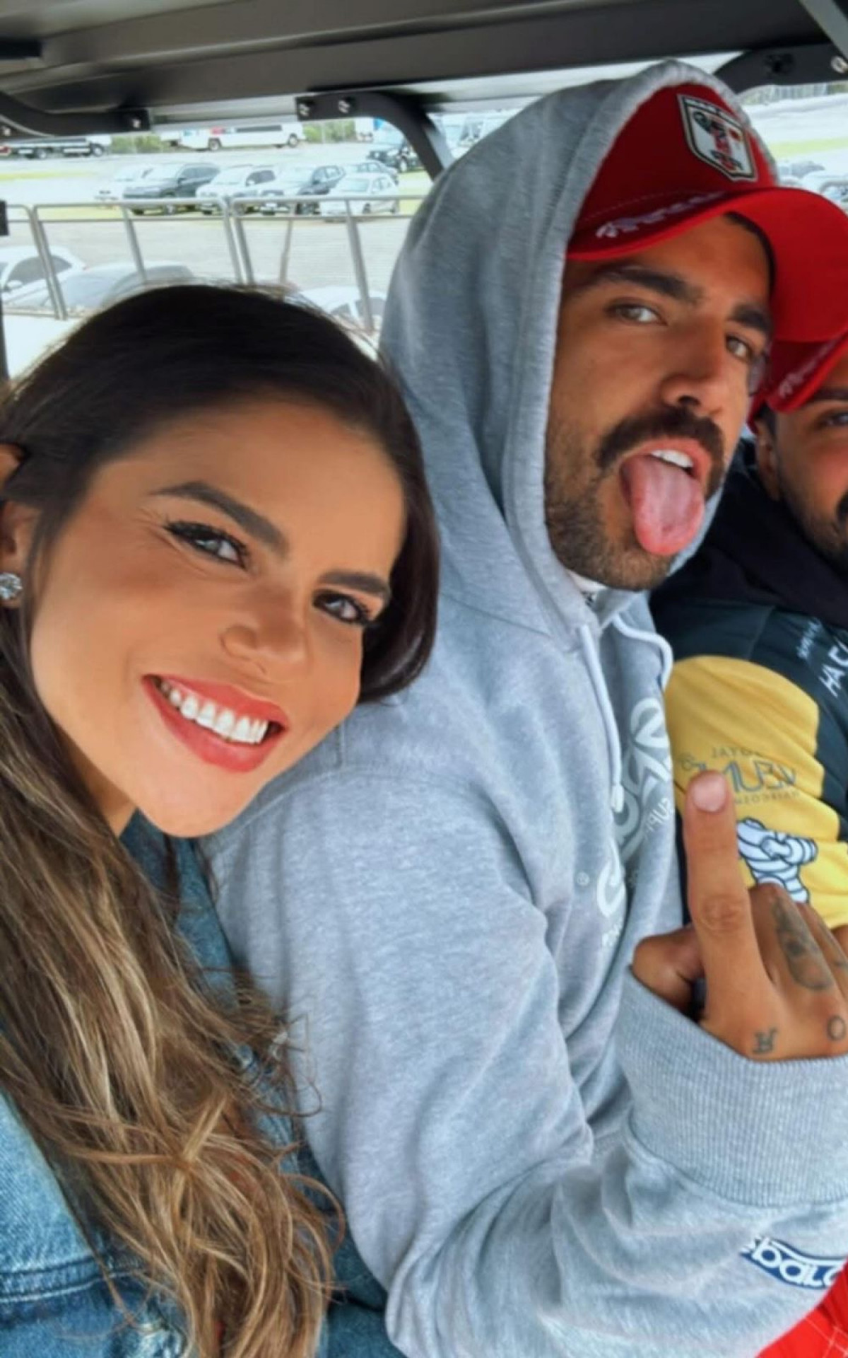 Registro descontraído de Tatá Barcellos ao lado de Caio Castro. A Coluna Andrei Lara apurou que, antes de ter seu nome ligado ao caso da CBF, a influenciadora já havia sido alvo de rumores sobre um possível affair com o ator