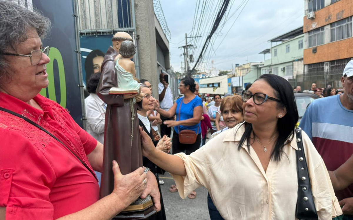 Devotos de Santo Ant&ocirc;nio tomaram ruas do Centro de Duque de Caxias - Divulga&ccedil;&atilde;o