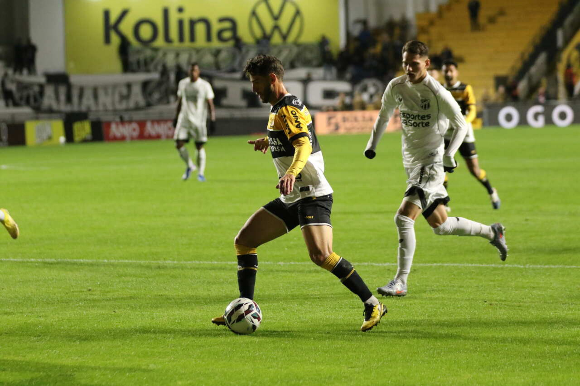 Crici&uacute;ma cede empate ao Cear&aacute; e perde chance de entrar no G4 da S&eacute;rie B