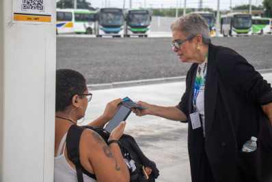 Detro-RJ reforça campanha para conscientizar passageiros sobre assentos preferenciais nos transportes 