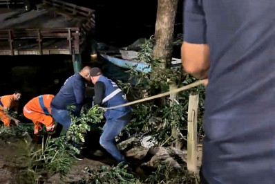 Prefeitura remove embarcações irregulares e construção ilegal na Lagoa Rodrigo de Freitas