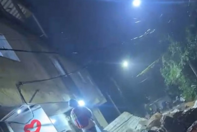 Vídeo: rompimento de adutora deixa rastro de destruição na Rocinha