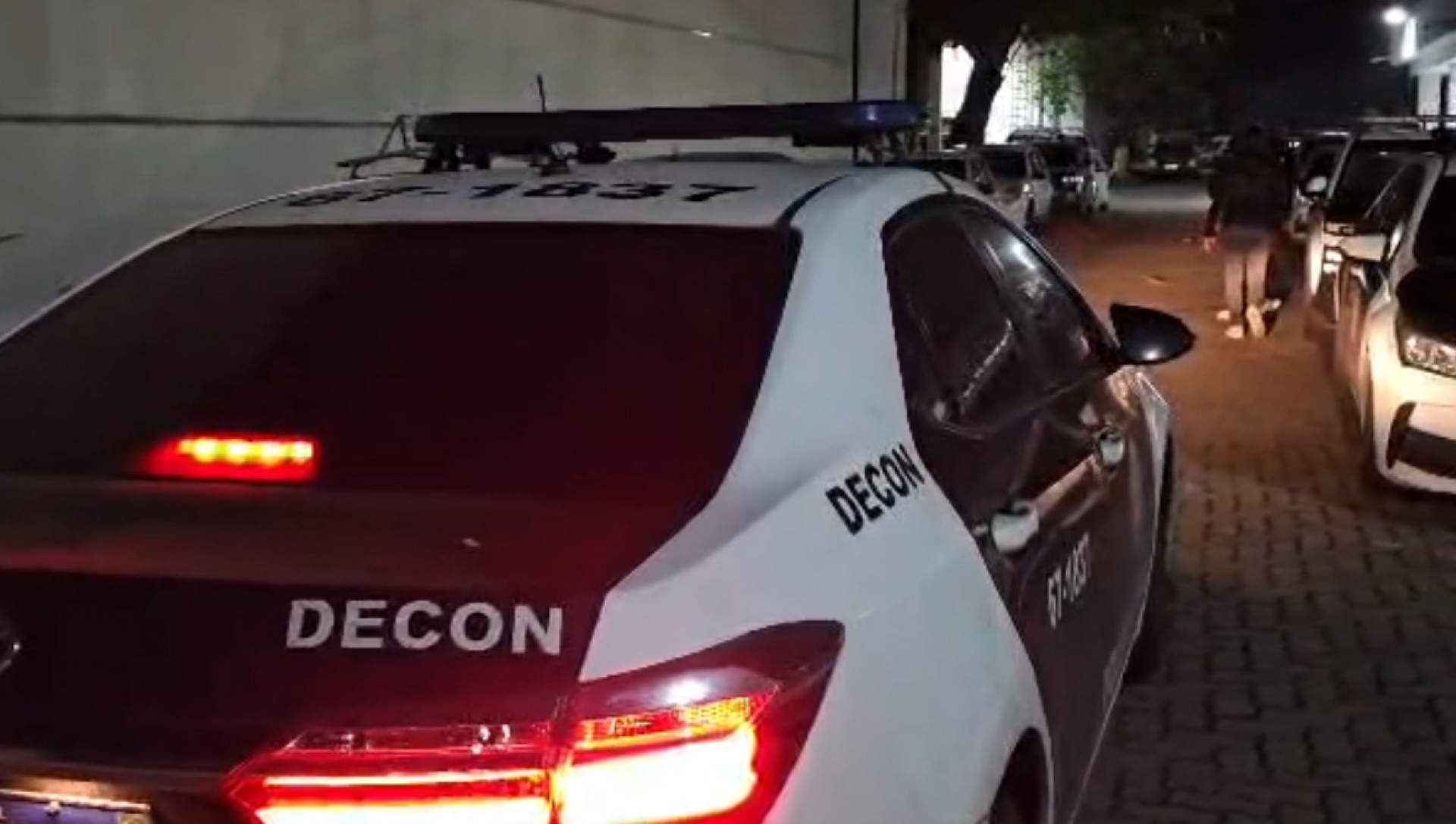 Agentes da Decon realizam buscas na capital e em cidades da Baixada - Reprodução
