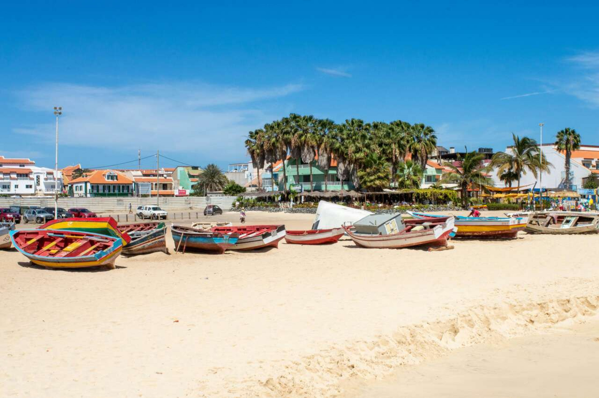 Ilhas vulc&acirc;nicas e admira&ccedil;&atilde;o ao Brasil: conhe&ccedil;a Cabo Verde, a sensa&ccedil;&atilde;o da Copa