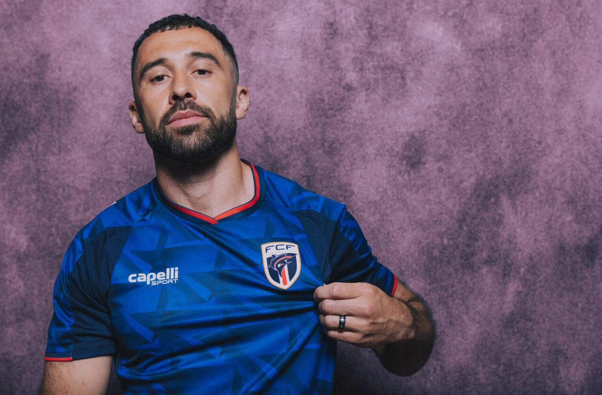 Zagueiro de Cabo Verde chegou &agrave; sele&ccedil;&atilde;o atrav&eacute;s do LinkedIn
