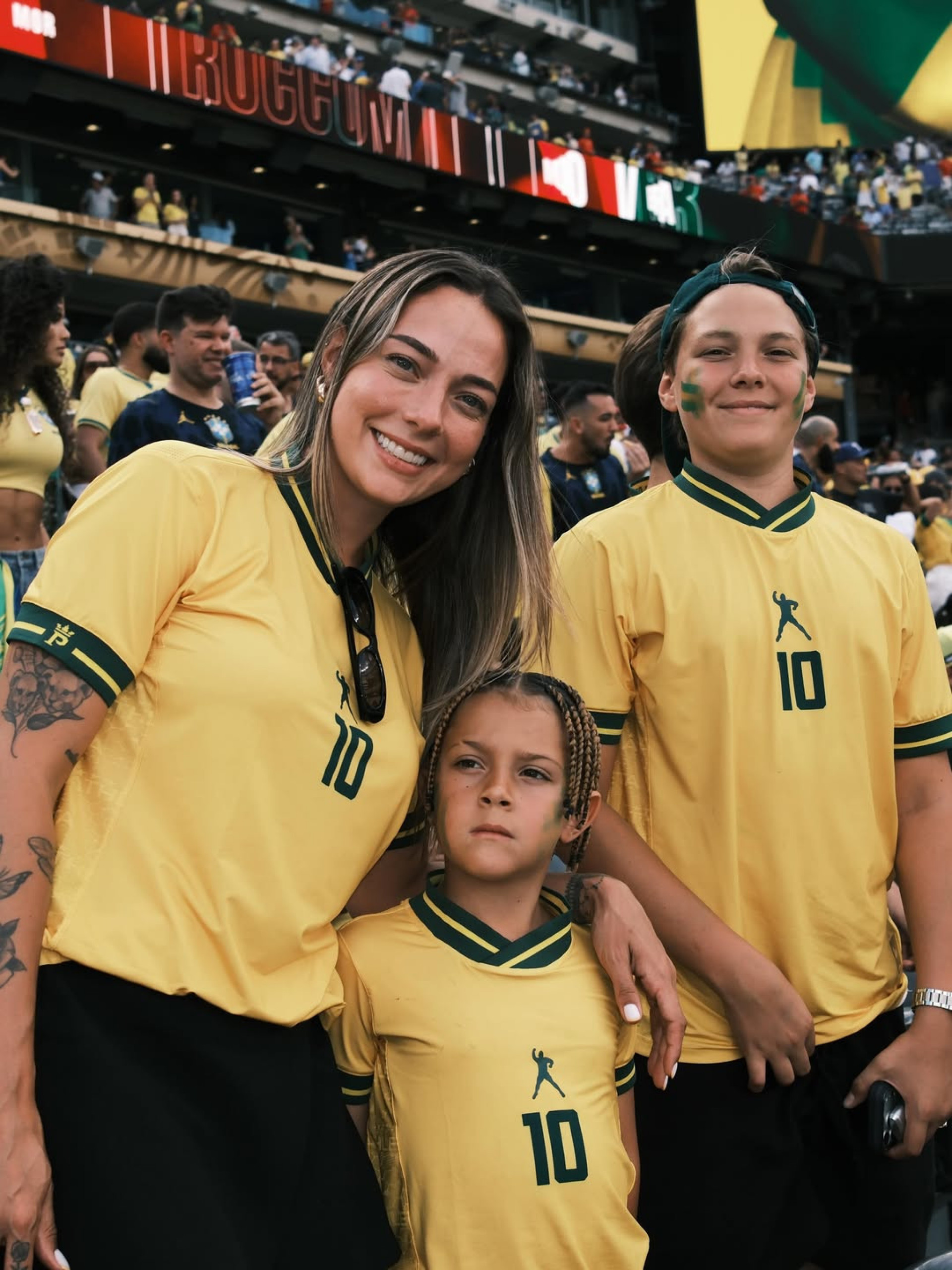 Carol Dantas e os filhos na Copa do Mundo 2026