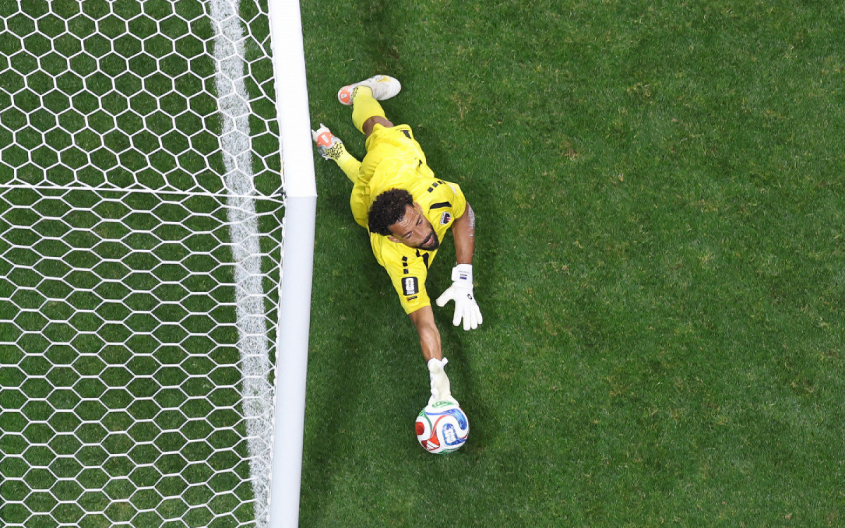 Vozinha, de Cabo Verde, brilhou no empate com a Espanha. O goleiro alcançou a marca de 5 milhões de seguidores no Instagram