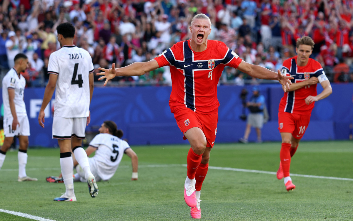 Haaland fez dois gols na vitória da Noruega sobre o Iraque