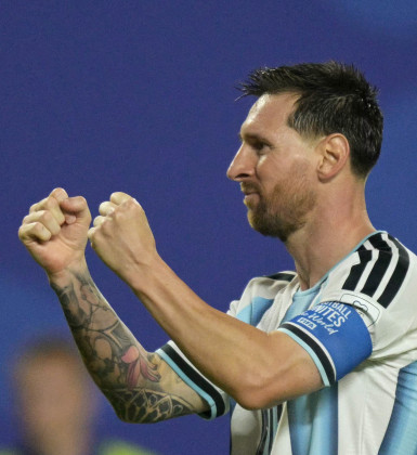 Argentina vence Argélia, e Messi iguala Klose como maior artilheiro da história das Copas