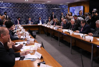 Câmara: governo retira urgência do fim da escala 6x1 e destrava pauta
