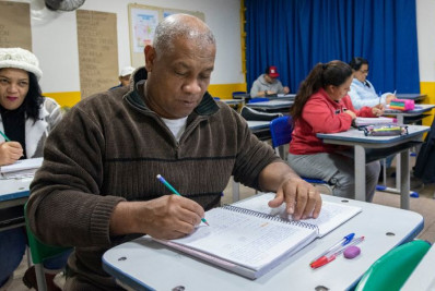 Rede estadual abre matrículas da EJA para o segundo semestre