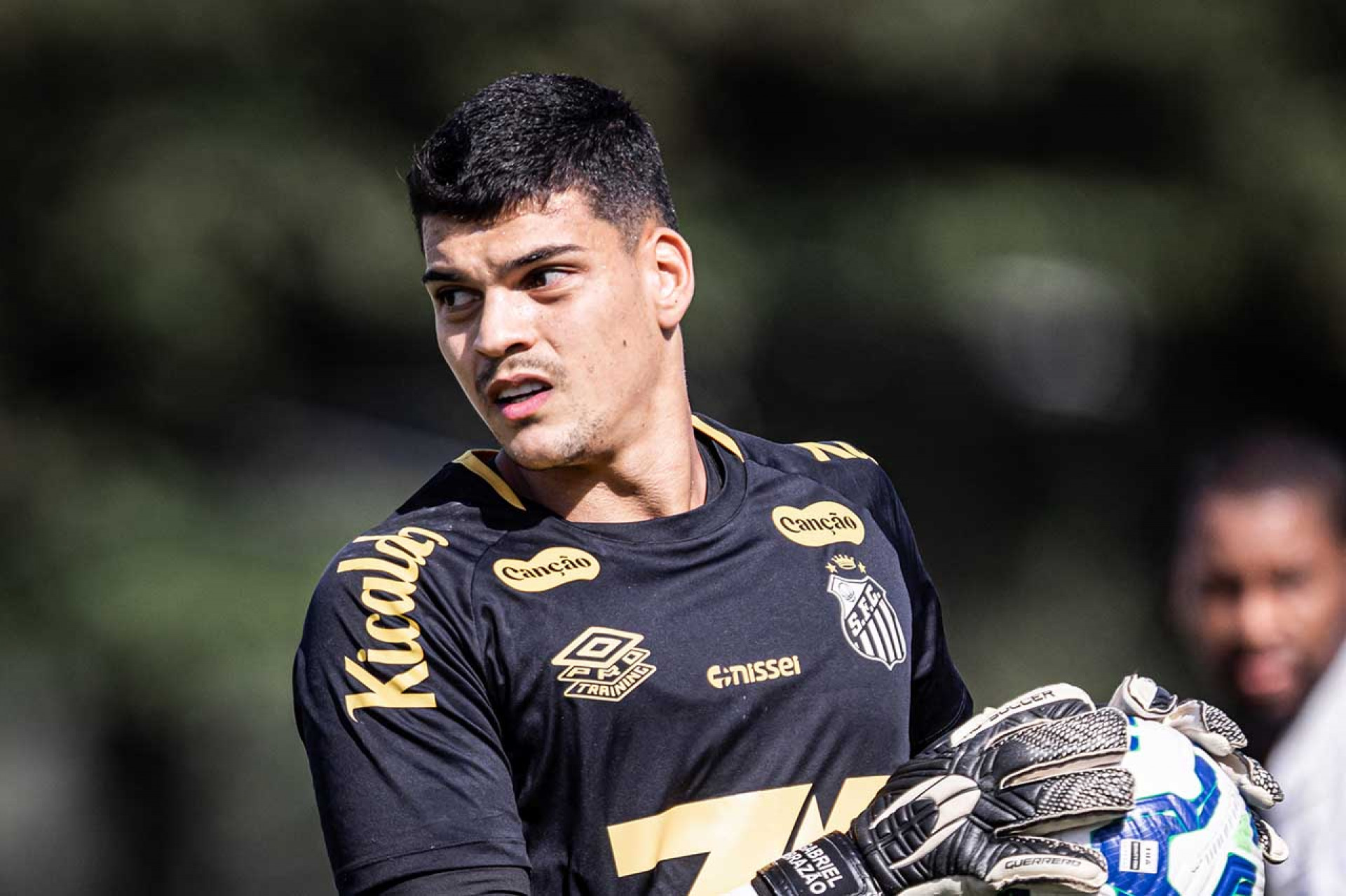Santos prepara limpa no elenco para o segundo semestre