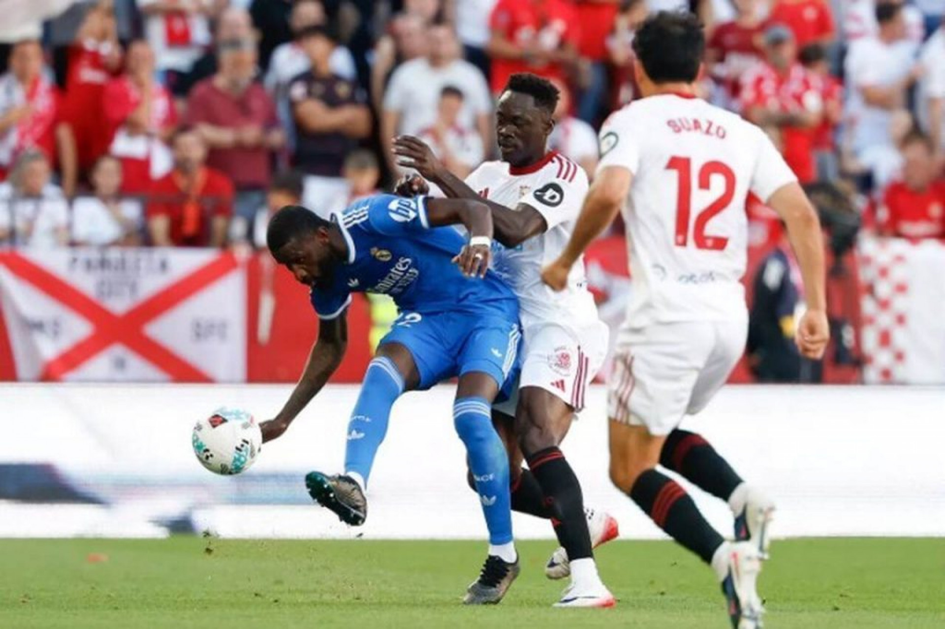 Real Madrid renova com zagueiro R&uuml;diger at&eacute; 2027