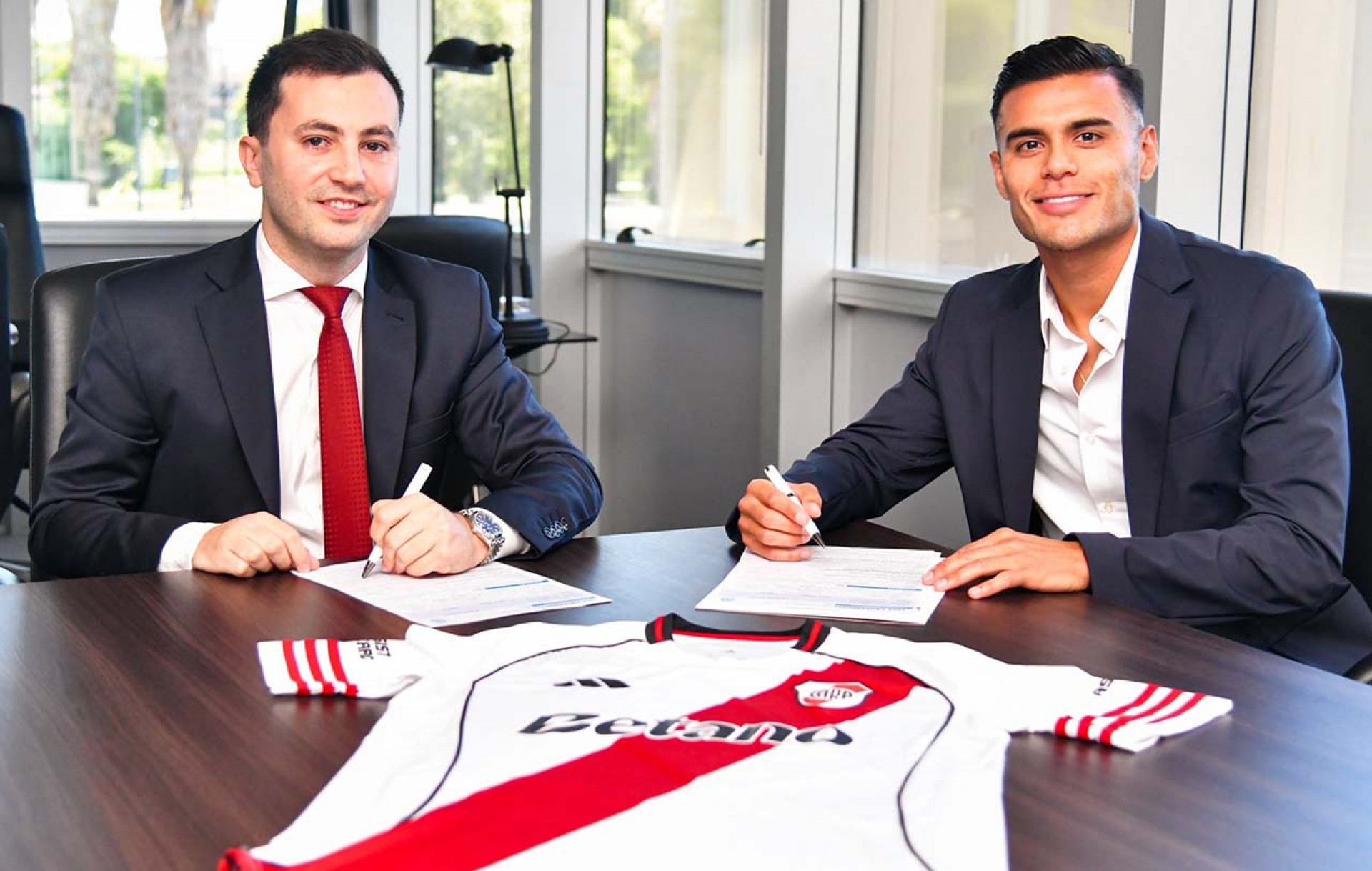 Atl&eacute;tico deve faturar R$ 22 milh&otilde;es com prov&aacute;vel venda de Fausto Vera ao River Plate