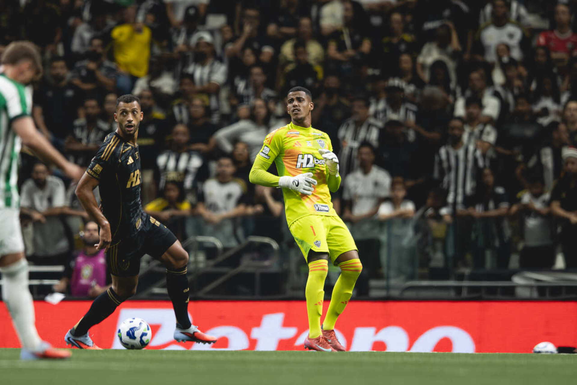 Everson domina meta do Atl&eacute;tico e desafia nova gera&ccedil;&atilde;o