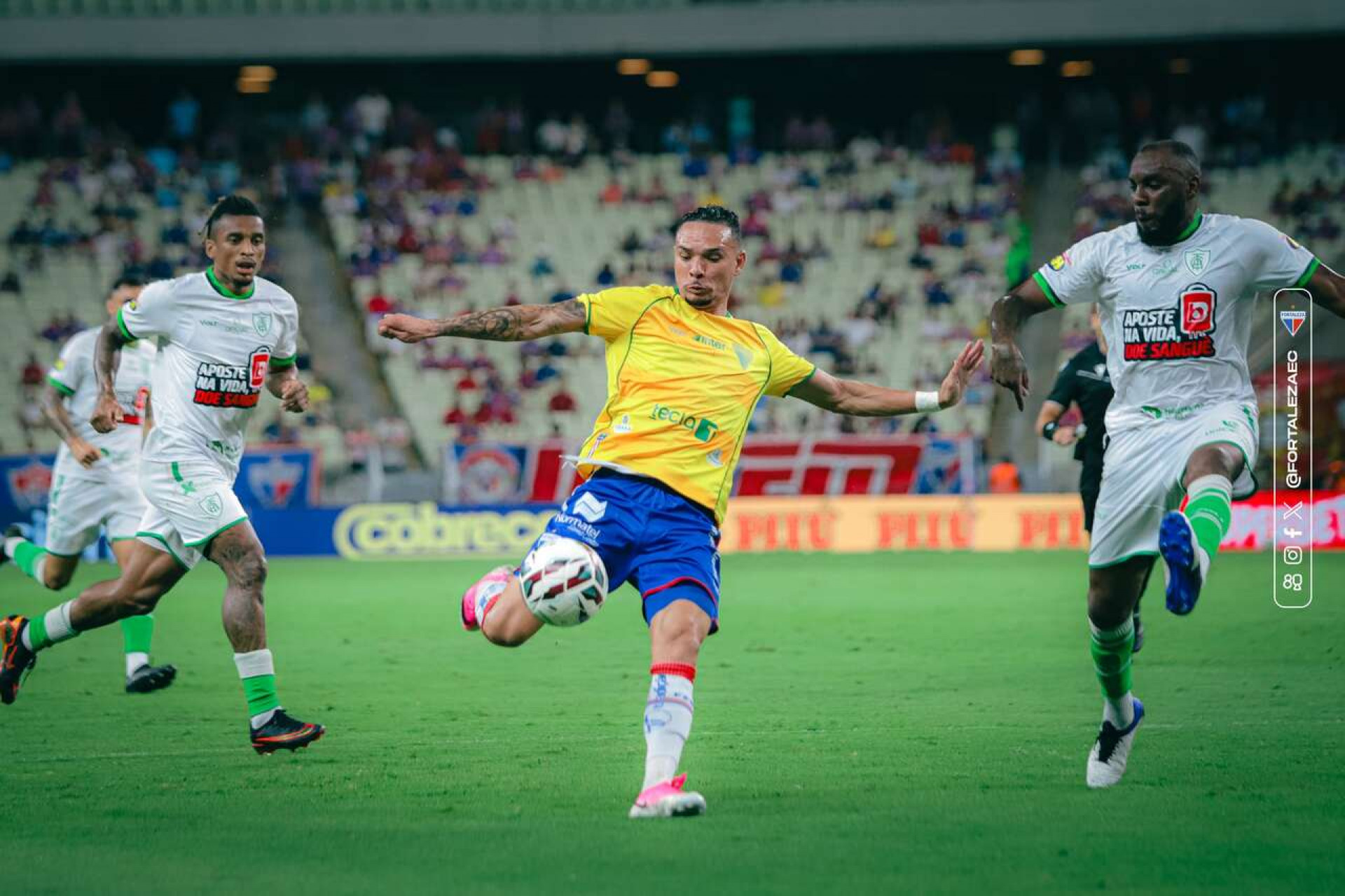 Am&eacute;rica-MG surpreende, goleia o Fortaleza e vence a primeira na S&eacute;rie B